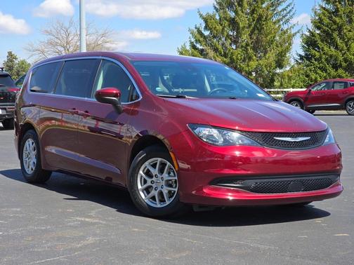 2023 Chrysler Voyager LX