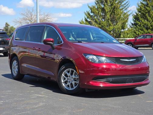 2023 Chrysler Voyager LX