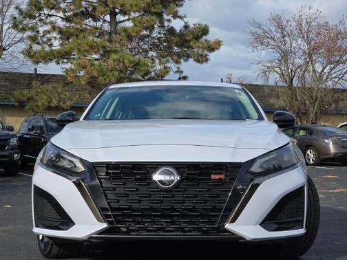 2025 Nissan Altima SR