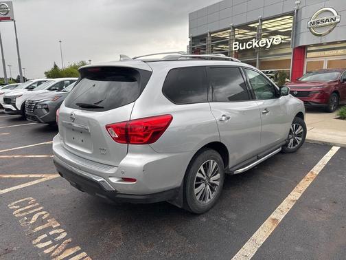 2019 Nissan Pathfinder SV
