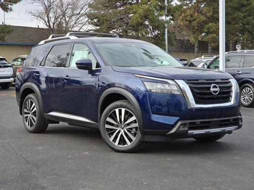 2025 Nissan Pathfinder Platinum