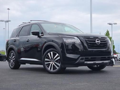 Super Black 2024 Nissan Pathfinder Platinum