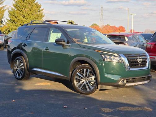 2025 Nissan Pathfinder Platinum