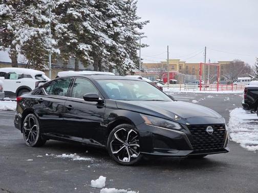 2023 Nissan Altima 2.5 SR