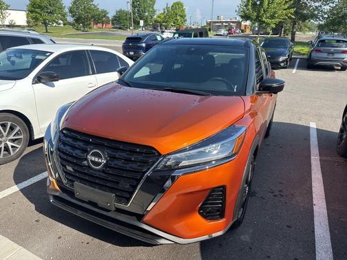 2023 Nissan Kicks SR