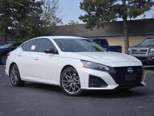 2023 Nissan Altima 2.0 SR