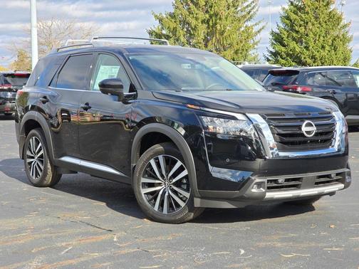 2025 Nissan Pathfinder Platinum