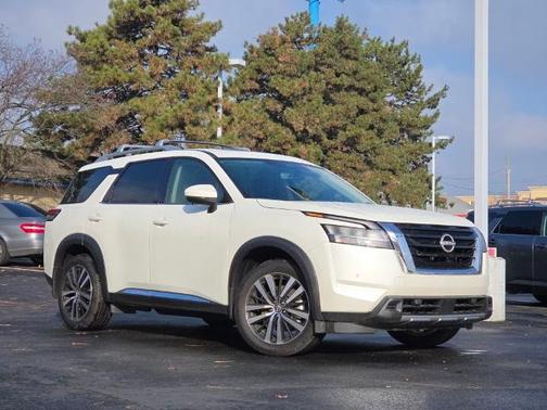 2024 Nissan Pathfinder Platinum