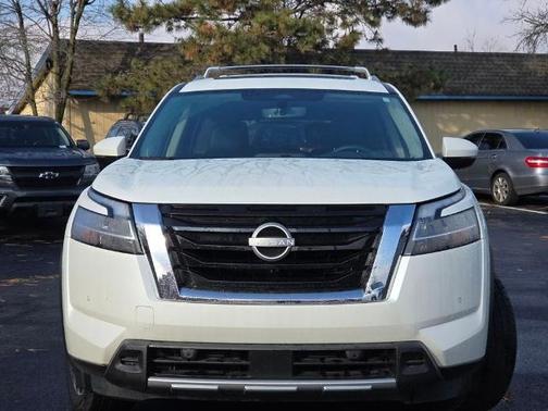2024 Nissan Pathfinder Platinum