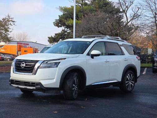 2024 Nissan Pathfinder Platinum