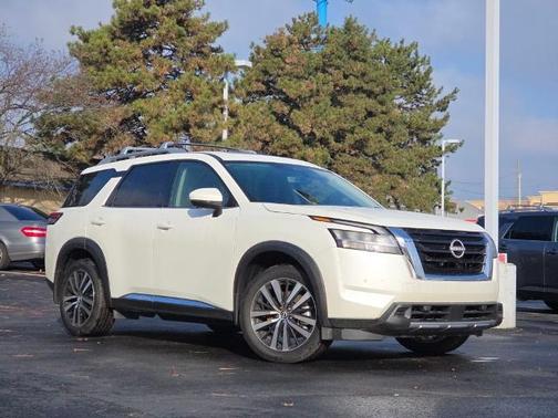 2024 Nissan Pathfinder Platinum