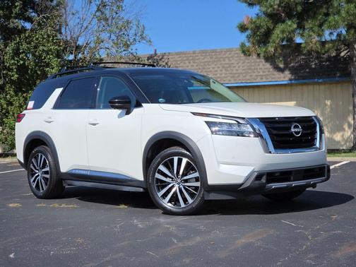2023 Nissan Pathfinder Platinum