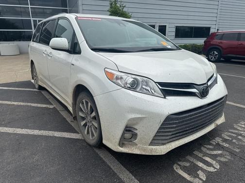 2019 Toyota Sienna XLE Premium