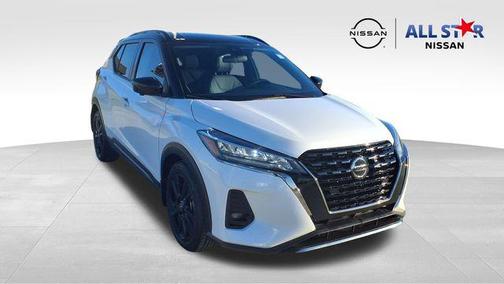 2022 Nissan Kicks SR