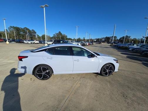 2025 Nissan Altima SR FWD