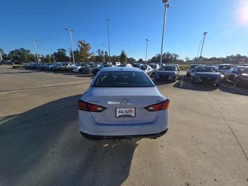 2025 Nissan Altima SR FWD