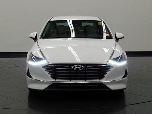 2023 Hyundai SONATA SE