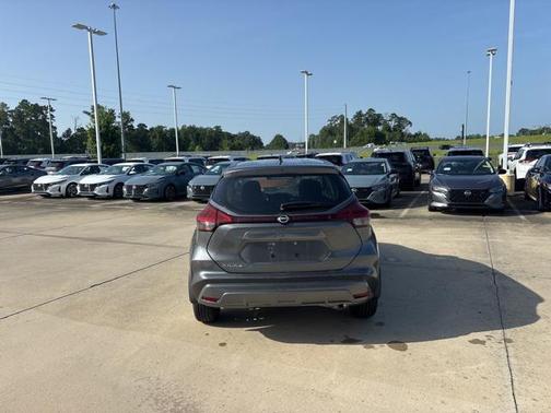 2025 Nissan Kicks S