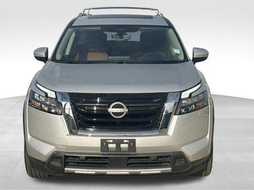 2025 Nissan Pathfinder Platinum FWD
