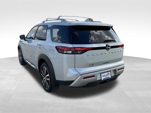 2025 Nissan Pathfinder Platinum FWD
