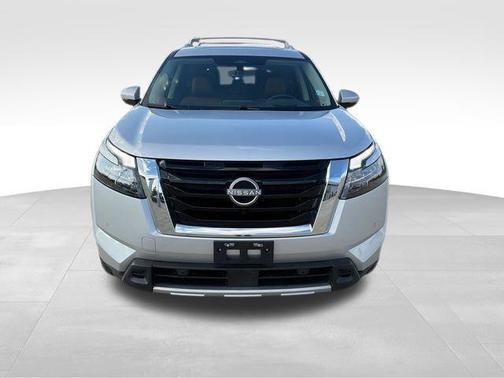 2025 Nissan Pathfinder Platinum FWD