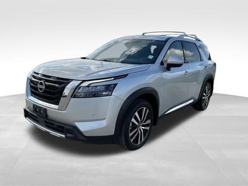 2025 Nissan Pathfinder Platinum FWD