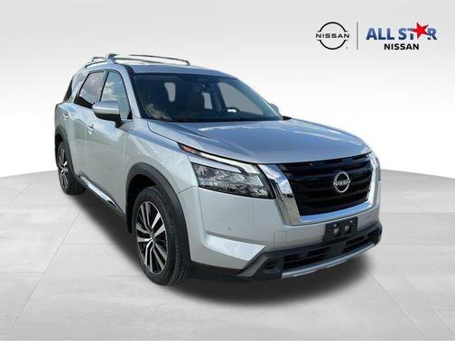 2025 Nissan Pathfinder Platinum FWD