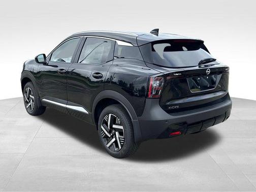 Super Black 2026 Nissan Kicks SV