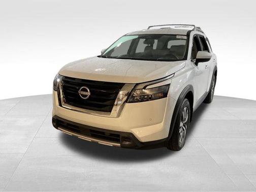Everest White Pearl Tricoat 2025 Nissan Pathfinder SL 4WD