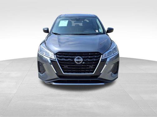 Gun Metallic 2024 Nissan Kicks S