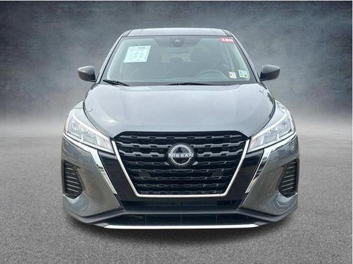 Gun Metallic 2024 Nissan Kicks S