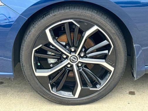 Deep Blue Pearl 2024 Nissan Altima SR FWD