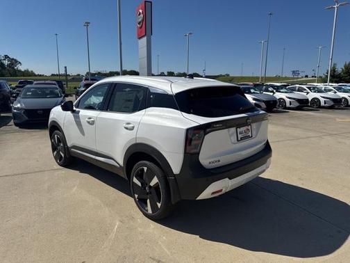 2026 Nissan Kicks SR