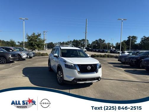 2025 Nissan Pathfinder SL FWD