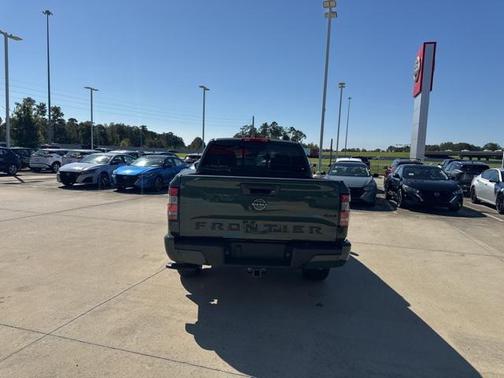 2026 Nissan Frontier SV