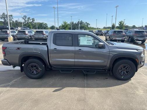 2025 Nissan Frontier PRO-X