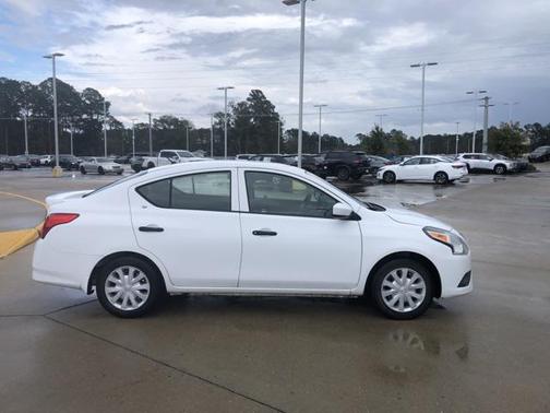2019 Nissan Versa 1.6 S+