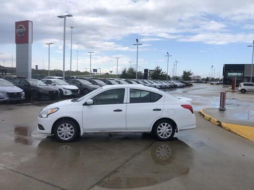 2019 Nissan Versa 1.6 S+