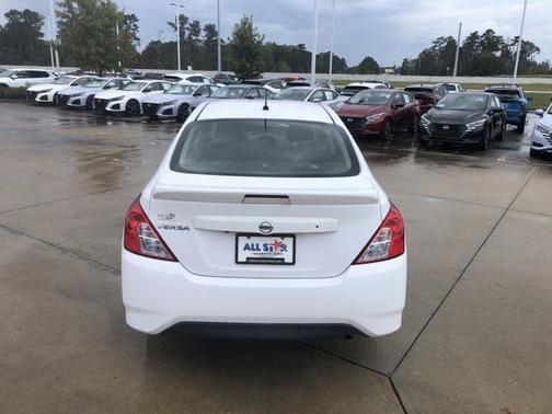 2019 Nissan Versa 1.6 S+