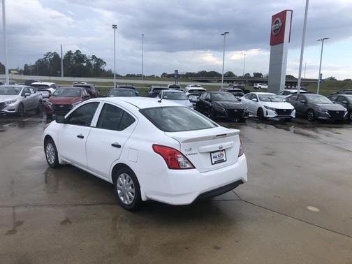 2019 Nissan Versa 1.6 S+