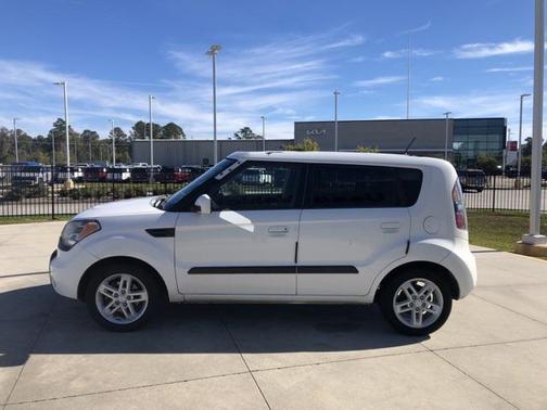 2010 Kia Soul +