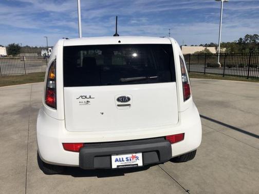 2010 Kia Soul +