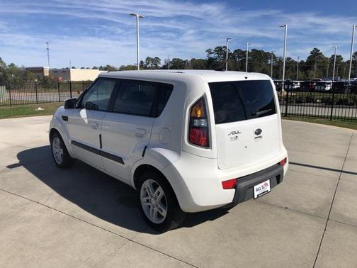 2010 Kia Soul +