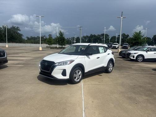 2025 Nissan Kicks S