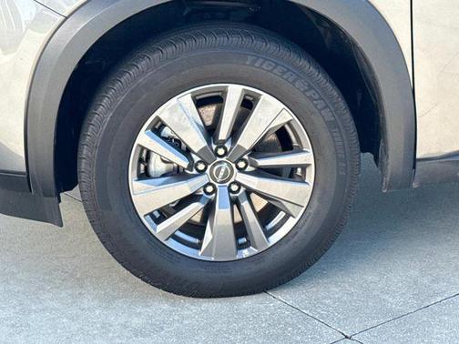 Gun Metallic 2024 Nissan Pathfinder SV FWD