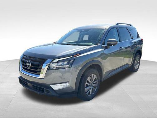 Gun Metallic 2024 Nissan Pathfinder SV FWD