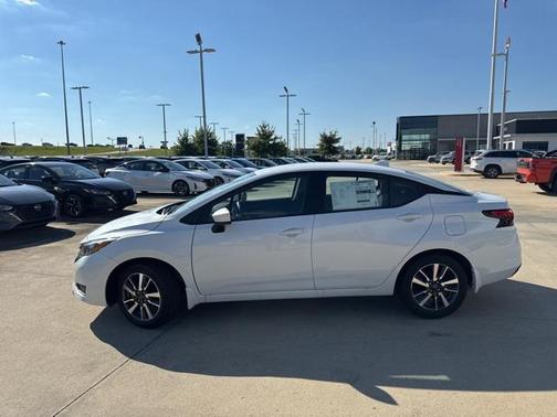 2025 Nissan Versa 1.6 SV