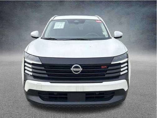 Aspen White Tricoat 2025 Nissan Kicks SR
