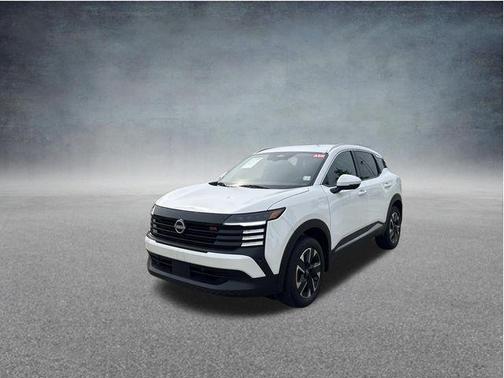 Aspen White Tricoat 2025 Nissan Kicks SR