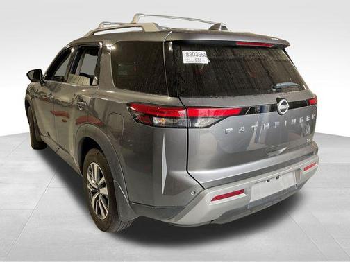 Gun Metallic 2024 Nissan Pathfinder SL FWD
